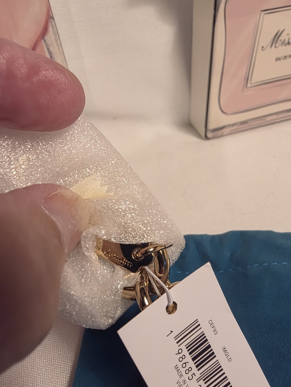 Coach NWT Gold Star Pendant Key - Picture 3 of 3